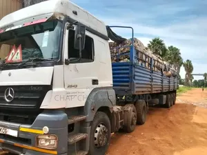 High Sided Trailer Readily Available for Logistics Services