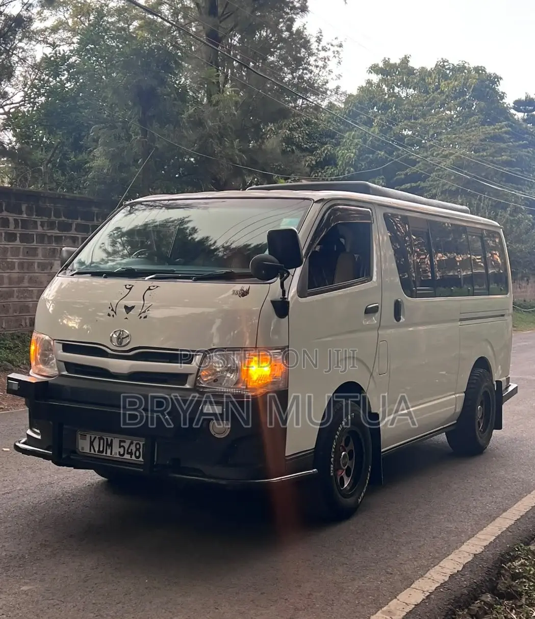 Toyota HiAce 2014 White