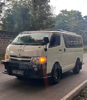 Toyota HiAce 2014 White