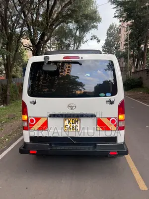 Toyota HiAce 2014 White