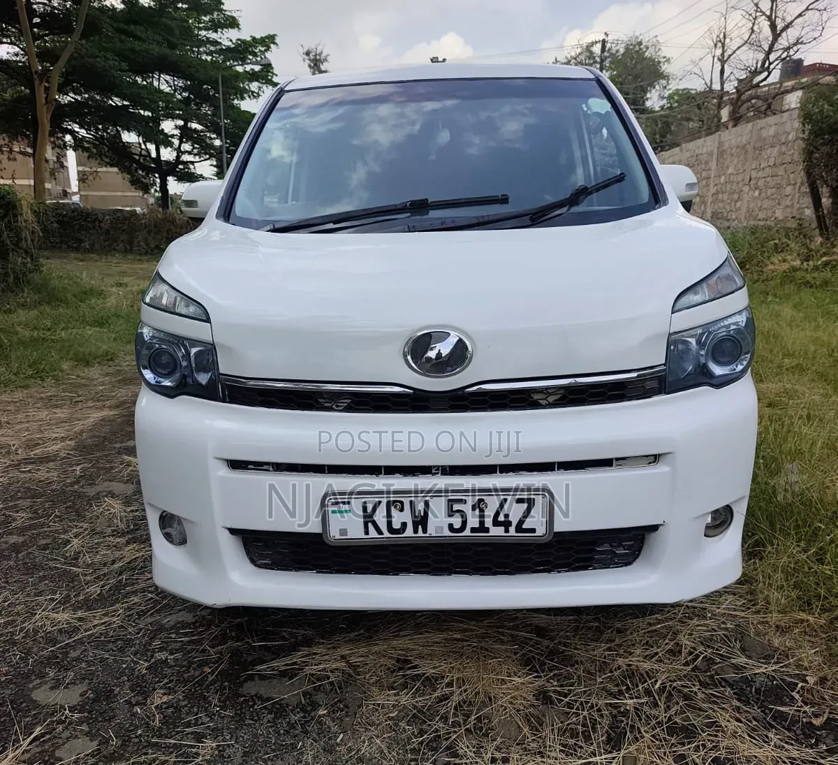 Toyota Voxy 2012 White