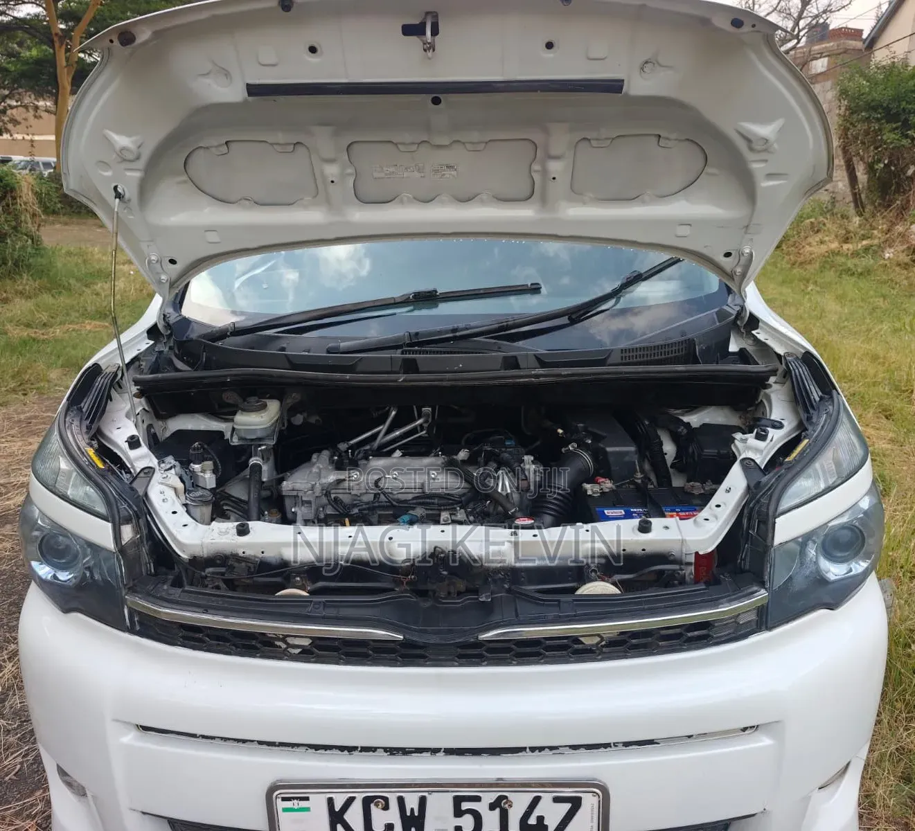 Toyota Voxy 2012 White