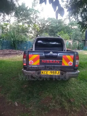 Nissan Hardbody 2014 Black