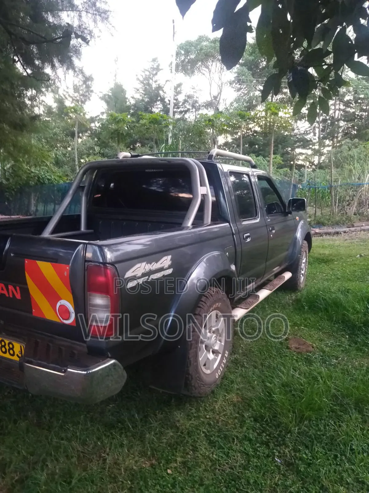 Nissan Hardbody 2014 Black