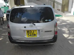 Toyota Succeed SV Premium 2016 Silver