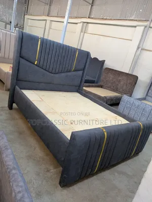 5x6 Chester King Size Bed Color Gray With Gold Lines