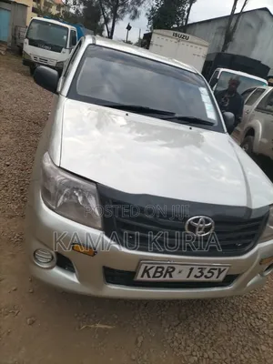 Toyota Hilux 2012 Silver