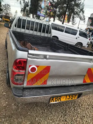 Toyota Hilux 2012 Silver
