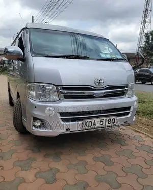Toyota HiAce 2014 Silver