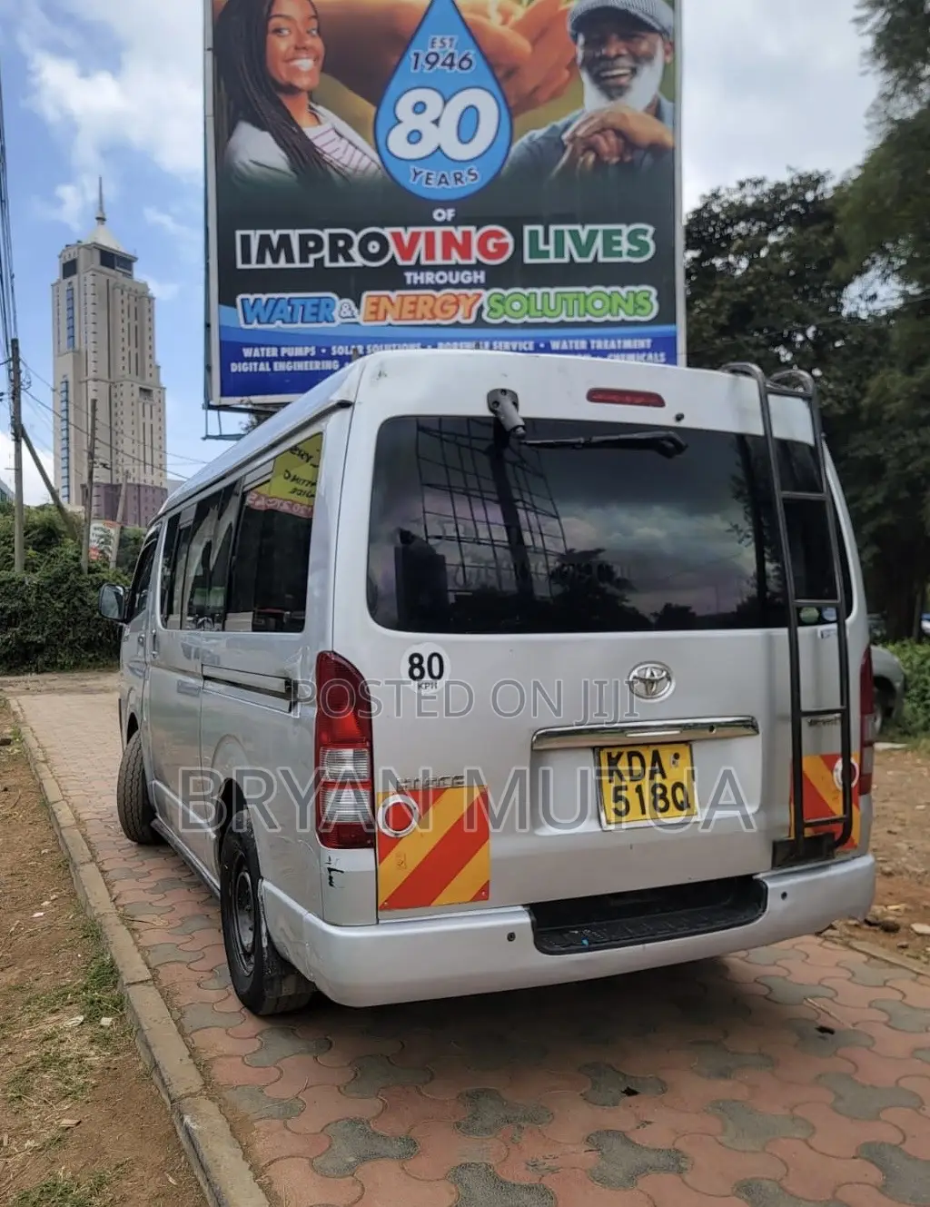 Toyota HiAce 2014 Silver