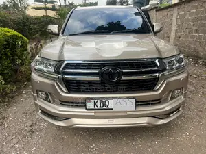 Toyota Land Cruiser 2017 Gold