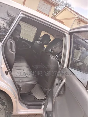 Toyota RAV4 2010 Silver
