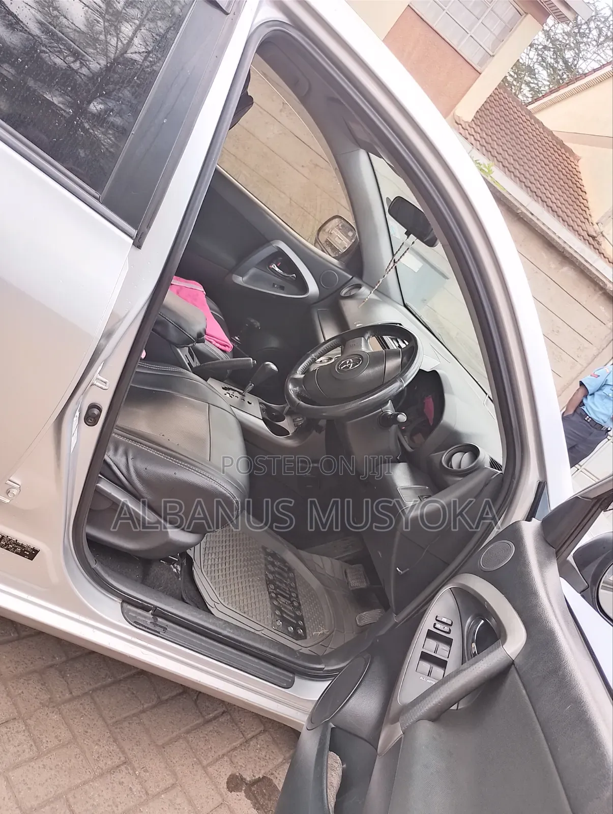 Toyota RAV4 2010 Silver