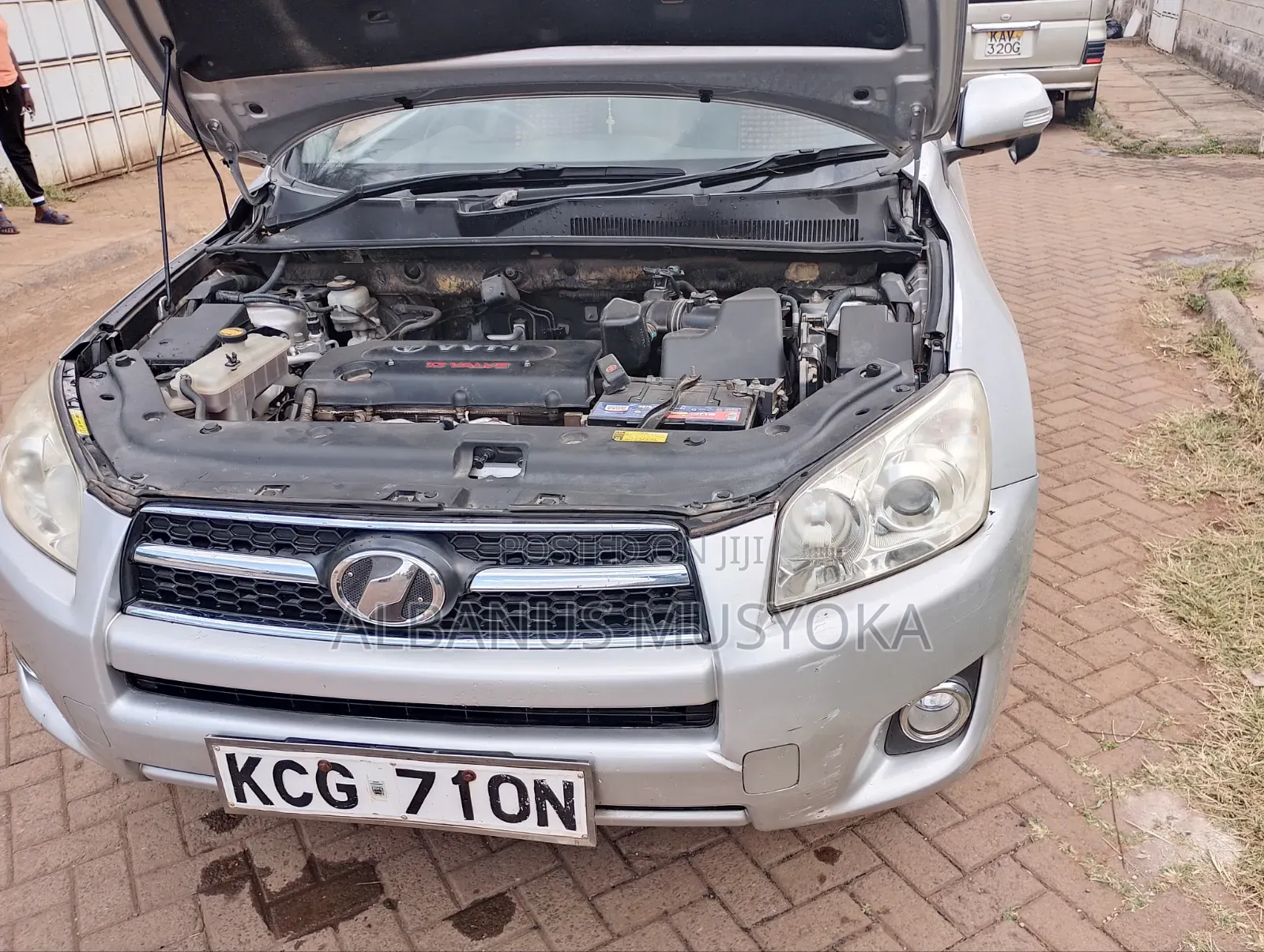 Toyota RAV4 2010 Silver