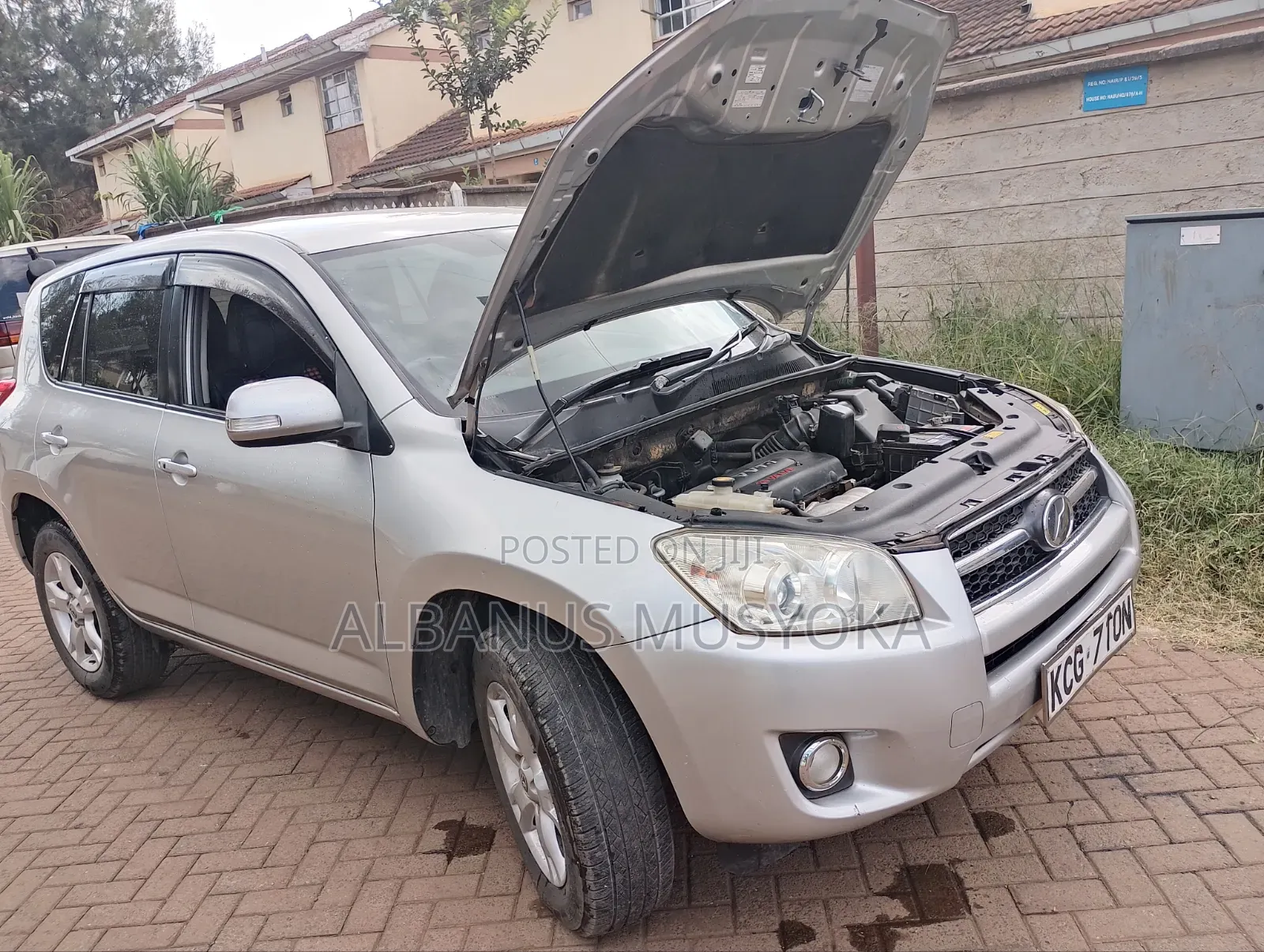 Toyota RAV4 2010 Silver