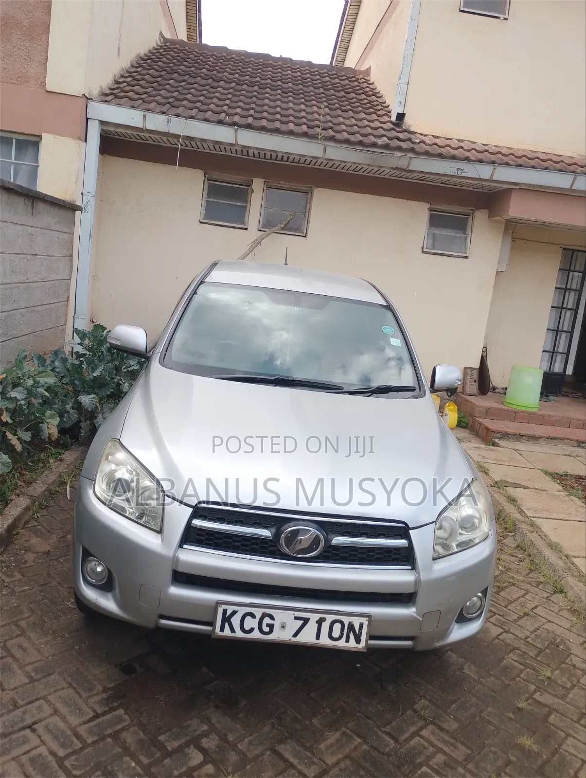 Toyota RAV4 2010 Silver