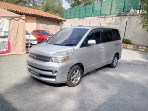 Toyota Voxy 2006 Silver