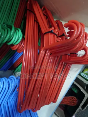 120pcs Strong Plastic Hangers.