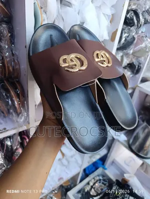 Elegant Slide Sandals With Gold Logo