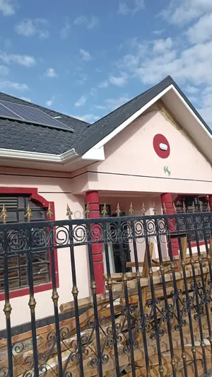 3bdrm Bungalow in Kimunyu, Kenyatta Road / Theta  for rent