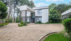 5bdrm Villa in Hardy for sale