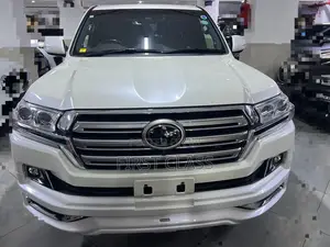 Toyota Land Cruiser 4.6 V8 ZX 2019 White