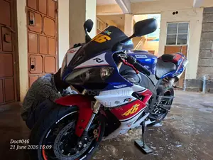Yamaha R1 2015 Blue