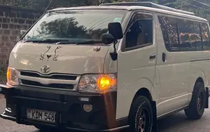 Toyota HiAce 2014 White