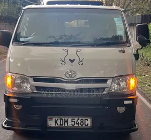 Toyota HiAce 2014 White