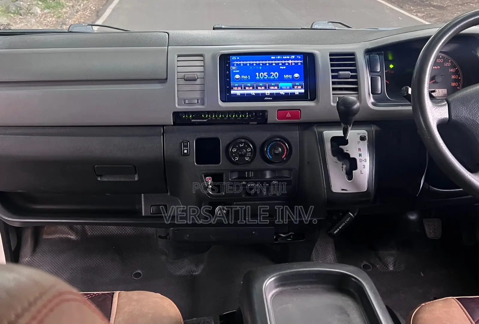 Toyota HiAce 2014 White