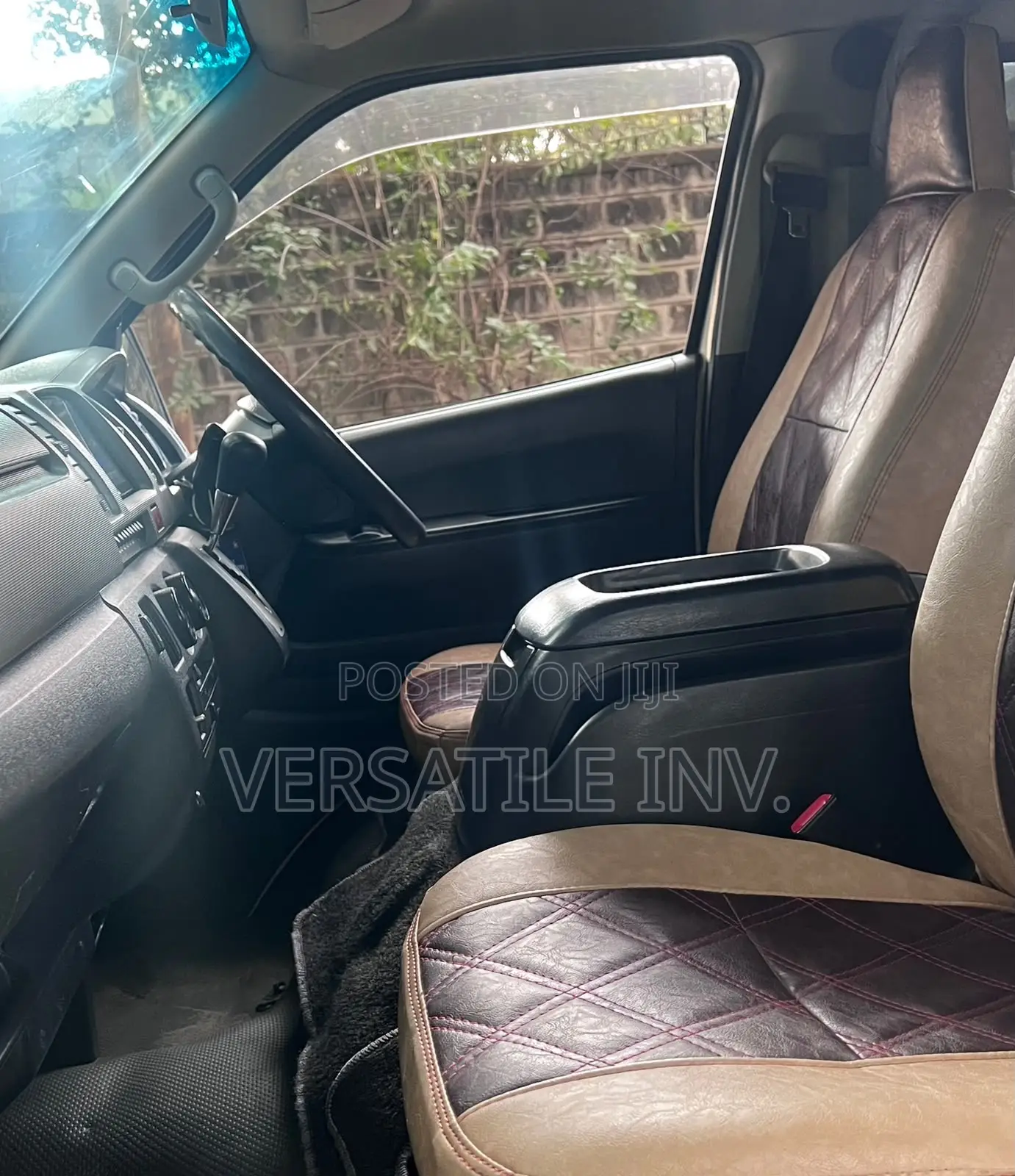 Toyota HiAce 2014 White