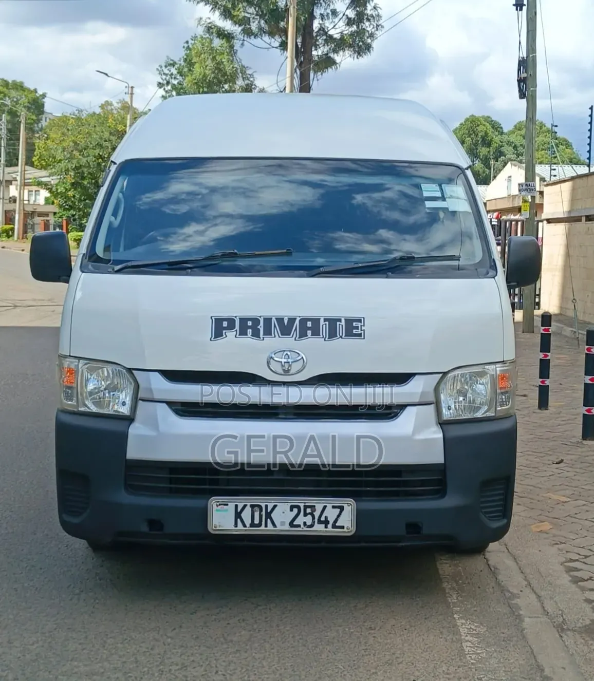 Toyota HiAce 2017 White