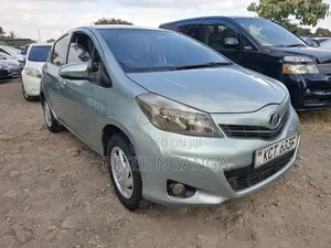 Toyota Vitz 2011 Silver