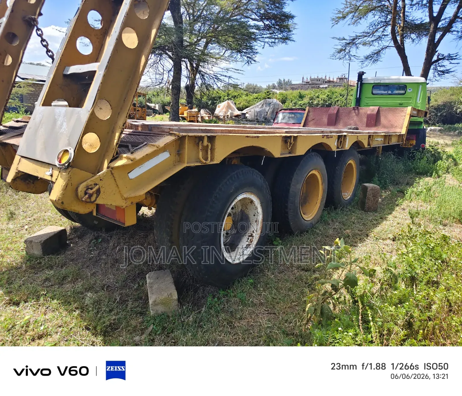 Low Loader/ Flat Bed Services