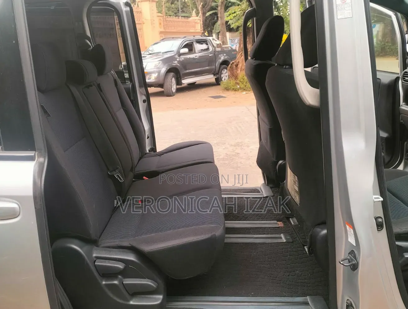 Toyota Voxy 2016 Silver