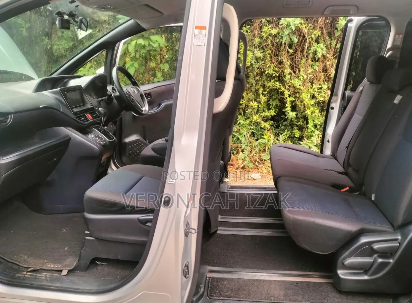 Toyota Voxy 2016 Silver