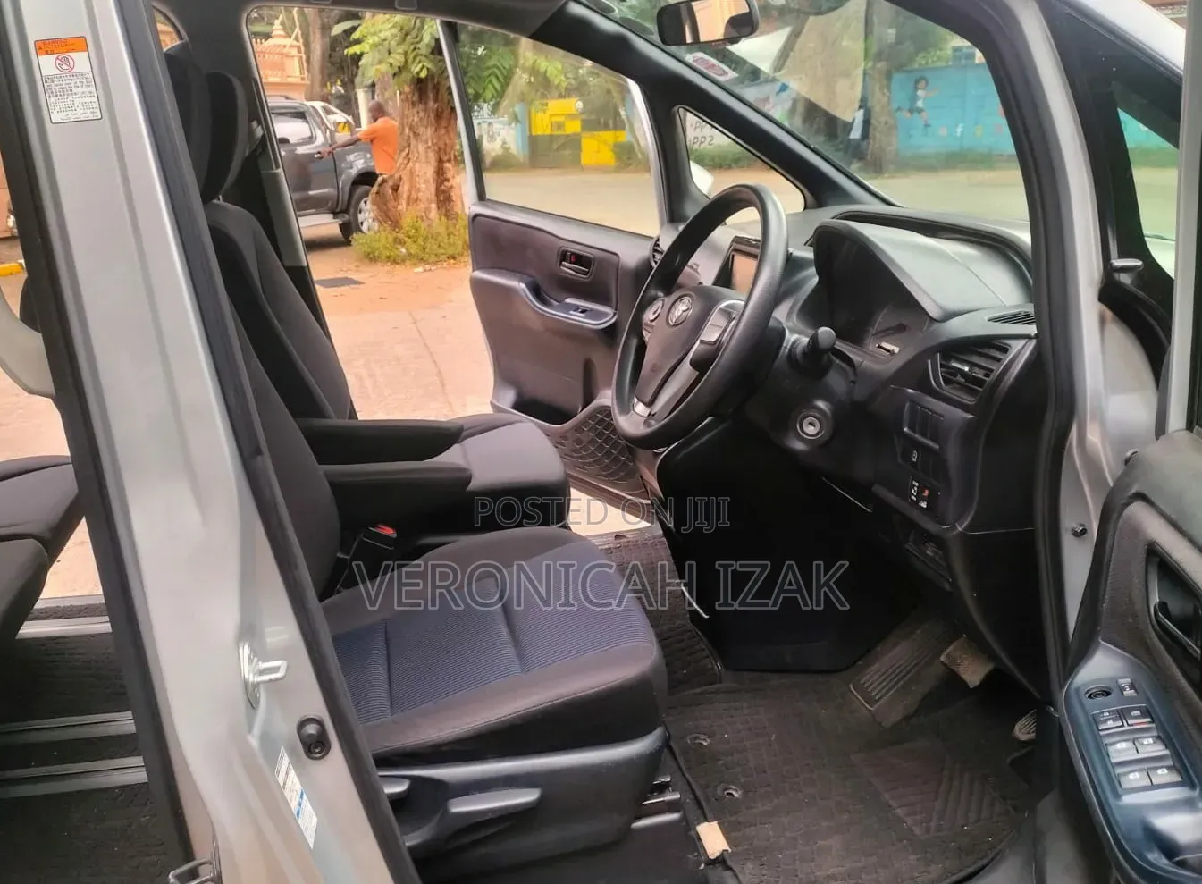 Toyota Voxy 2016 Silver