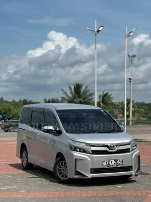 Toyota Voxy 2020 Silver
