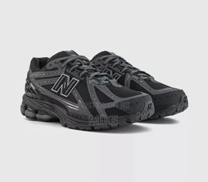 New Balance 1906r Shoes 