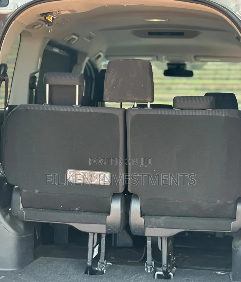 Toyota Voxy 2020 Silver