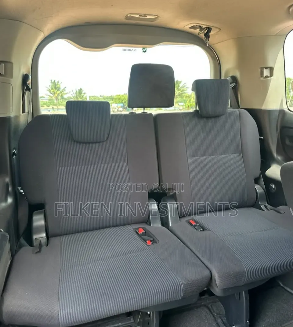 Toyota Voxy 2020 Silver