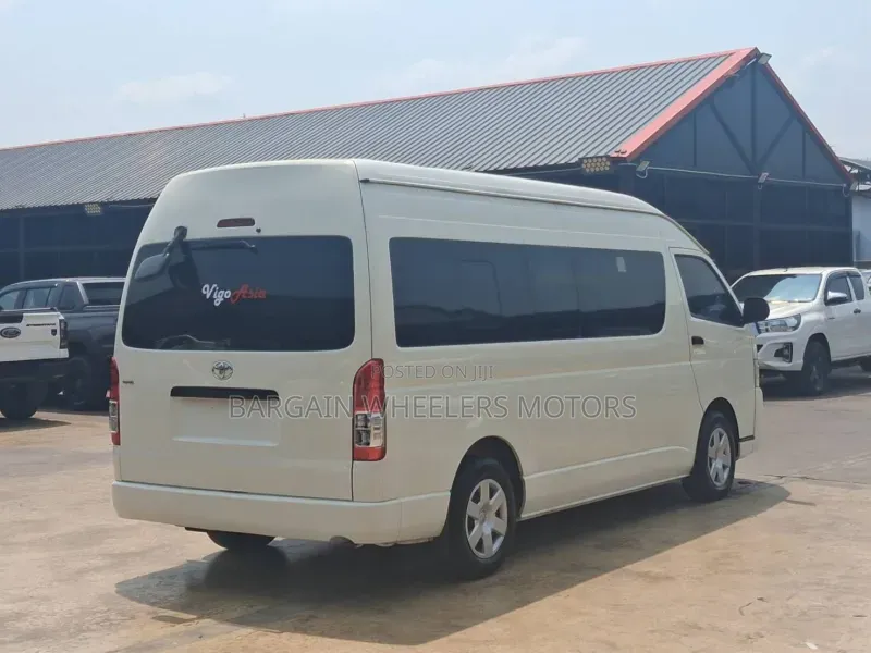 Toyota Granace 2019
