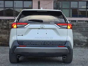Toyota RAV4 2020 White