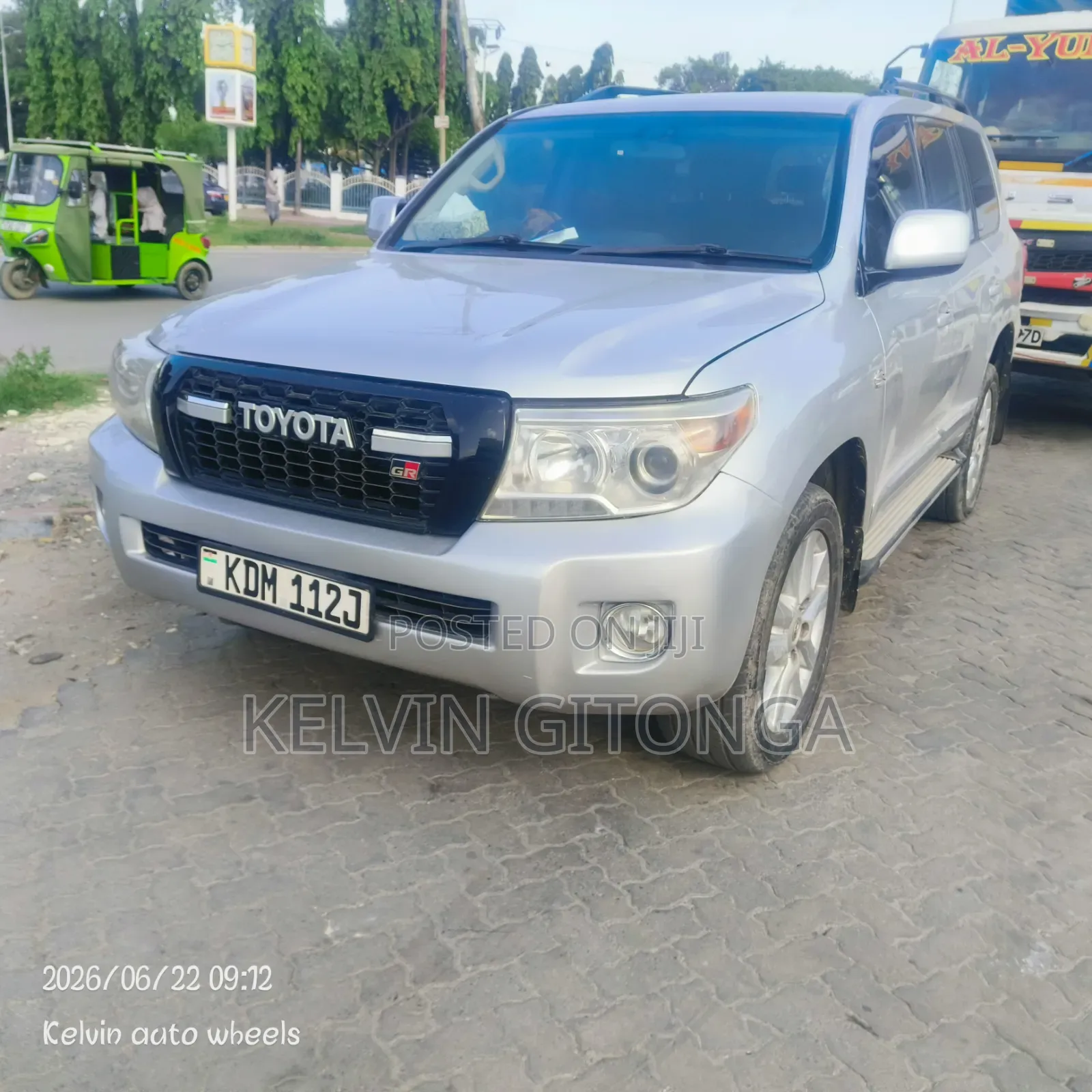 Toyota Land Cruiser Prado 2010 Silver