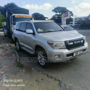 Toyota Land Cruiser Prado 2010 Silver