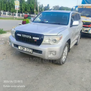 Toyota Land Cruiser Prado 2010 Silver