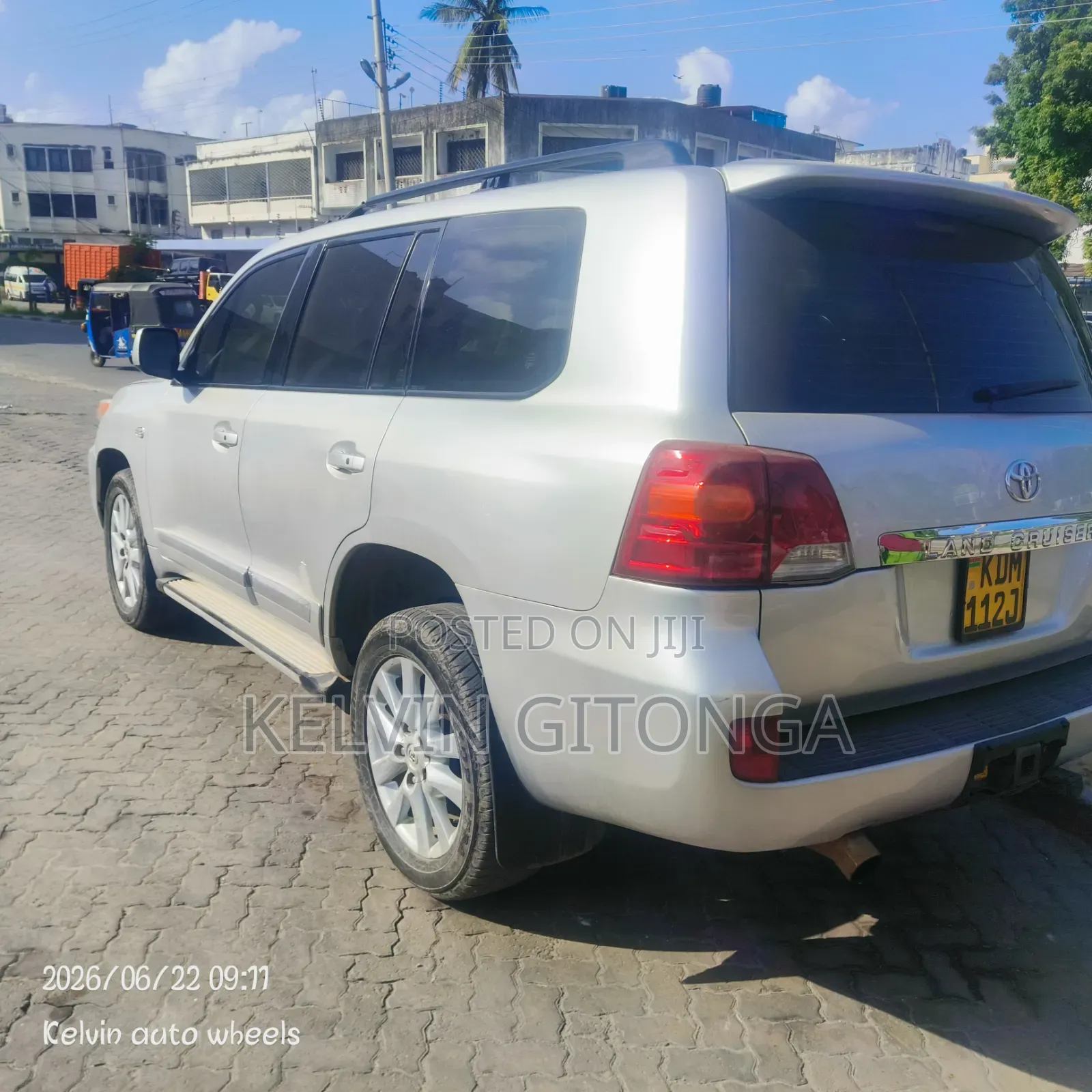 Toyota Land Cruiser Prado 2010 Silver