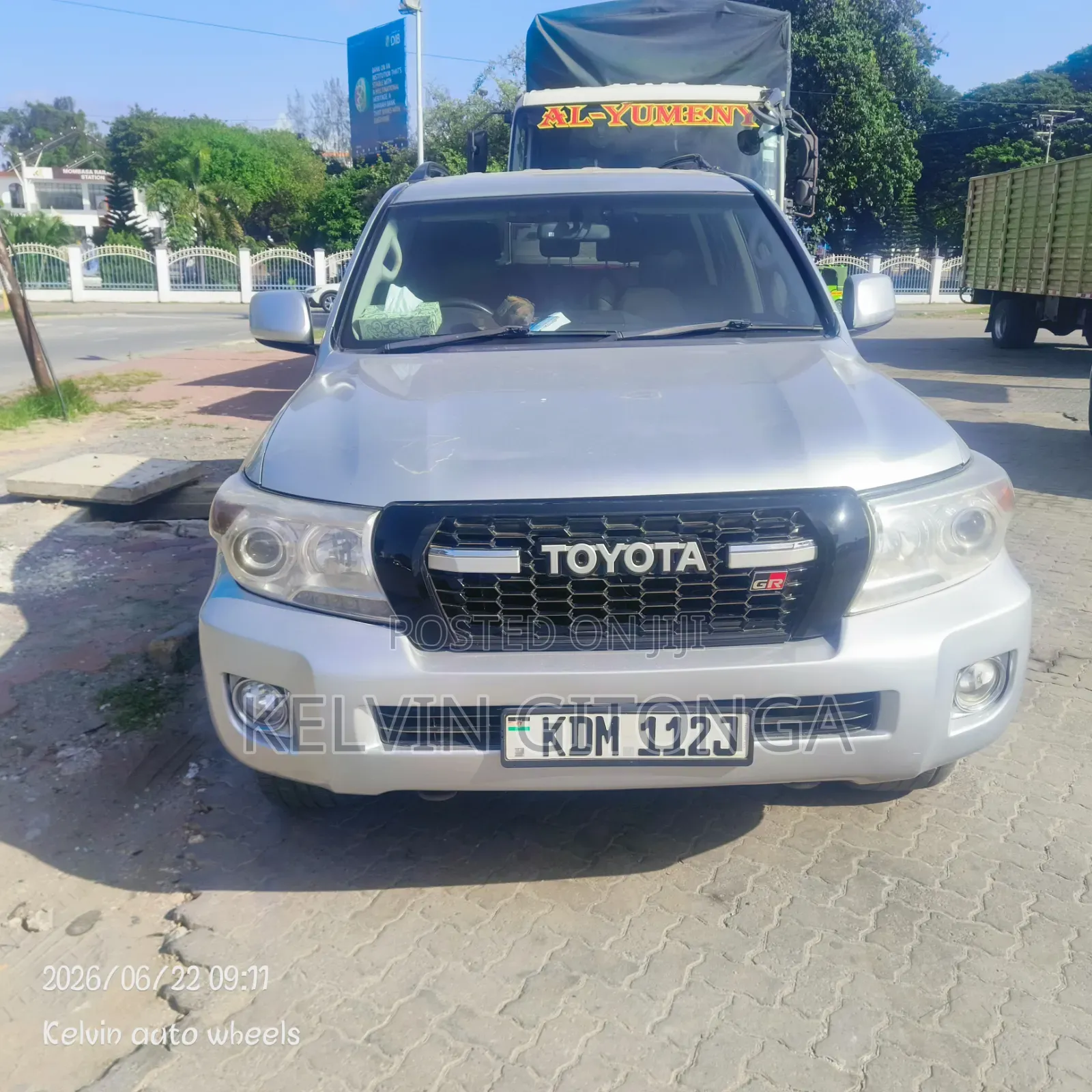 Toyota Land Cruiser Prado 2010 Silver