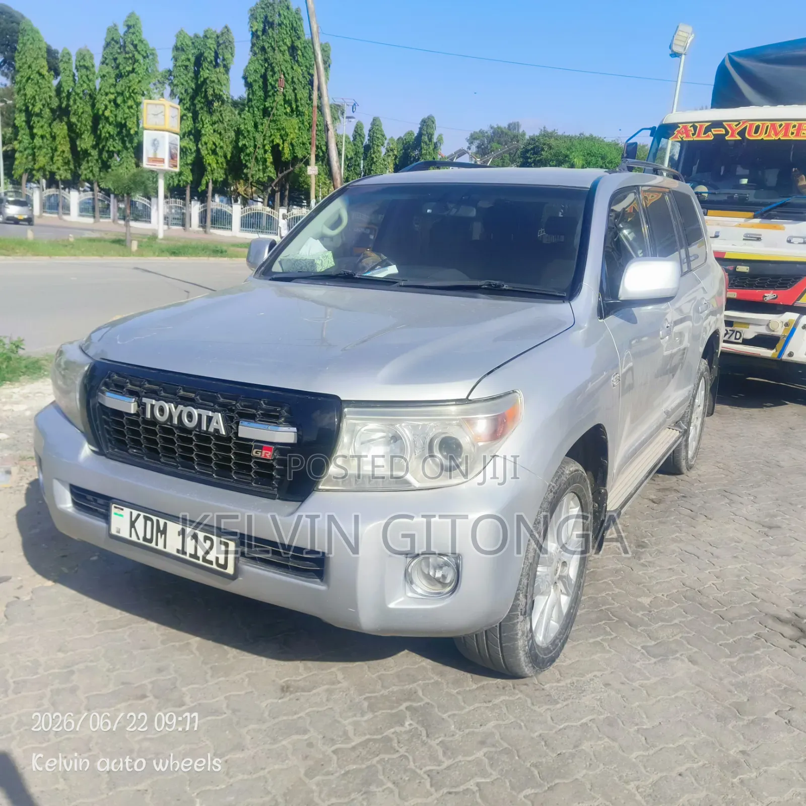 Toyota Land Cruiser Prado 2010 Silver