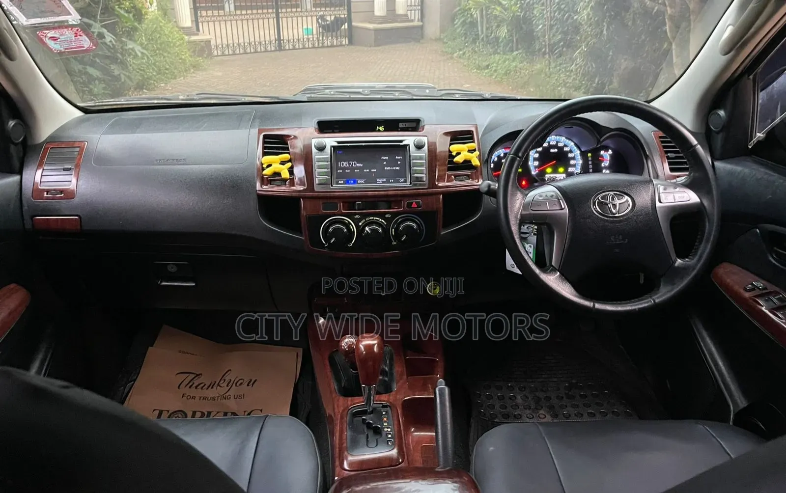 Toyota Hilux 2016 Black